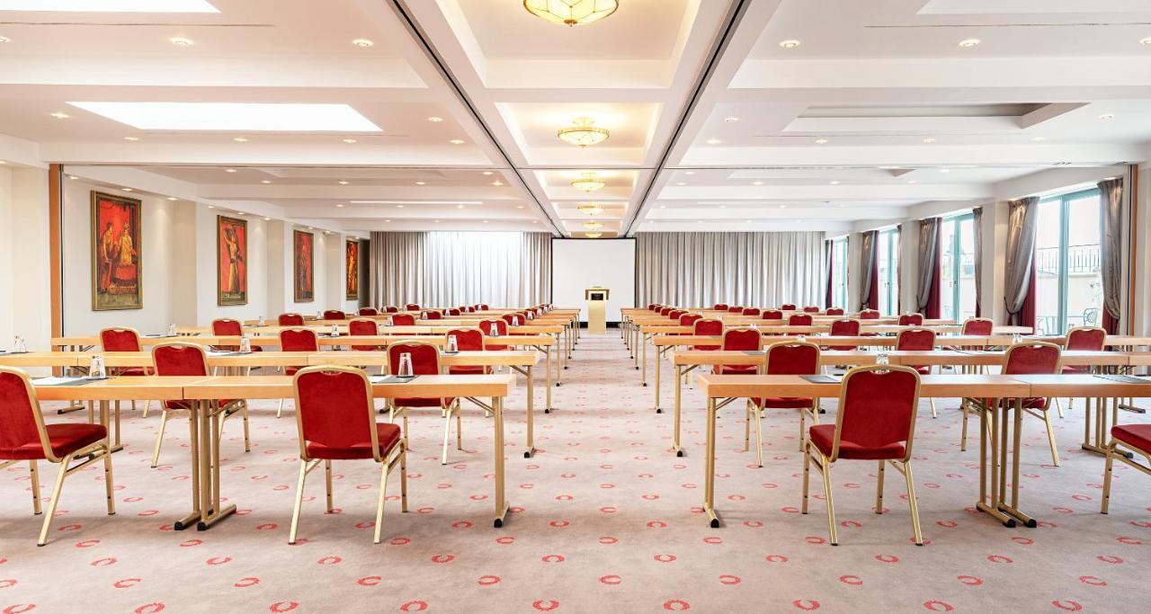 Victor'S Residenz-Hotel Schloss Berg Nenning Exterior foto Meeting room