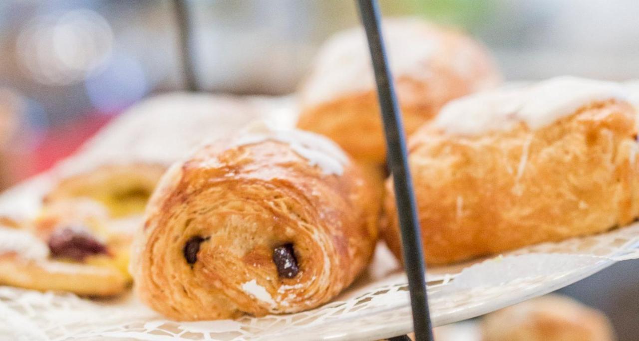 Victor'S Residenz-Hotel Schloss Berg Nenning Exterior foto Pain au chocolat