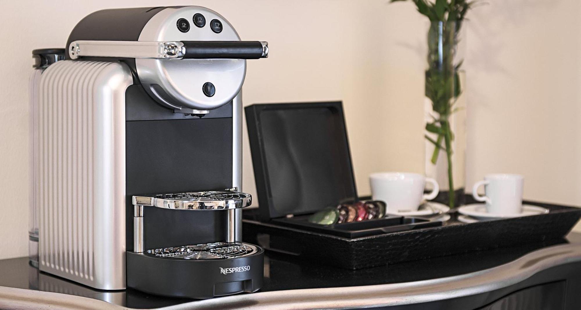 Victor'S Residenz-Hotel Schloss Berg Nenning Exterior foto A Nespresso coffee machine
